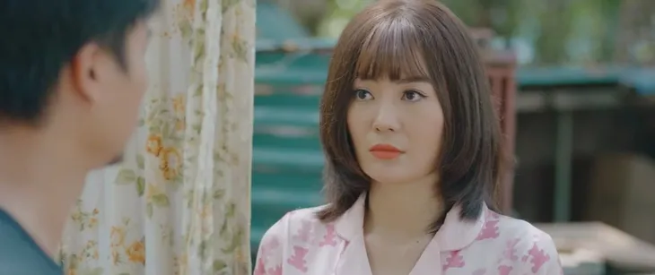 Mùa hoa tìm lại - Tập 26: Đồng xuất sắc biến hiểu lầm thành nụ hôn bất ngờ - Ảnh 15. Mùa hoa tìm lại - Tập 26: Đồng xuất sắc biến hiểu lầm thành nụ hôn bất ngờ - Ảnh 15.
