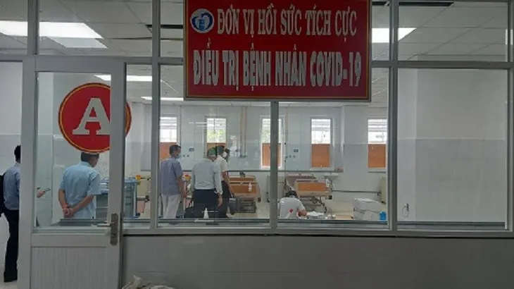Dồn lực cứu chữa bệnh nhân COVID-19 nặng - Ảnh 1. Dồn lực cứu chữa bệnh nhân COVID-19 nặng - Ảnh 1.