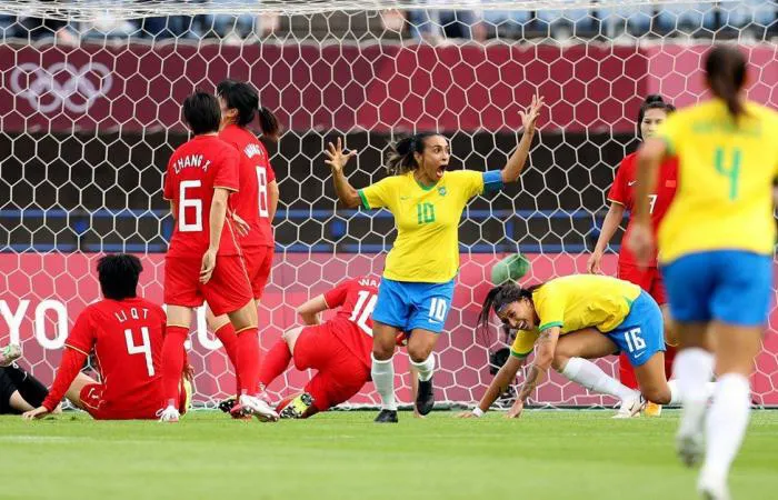 Bóng đá nữ Olympic: ĐT Mỹ bất ngờ thua trận, ĐT Brazil thắng cách biệt ĐT Trung Quốc - Ảnh 2. Bóng đá nữ Olympic: ĐT Mỹ bất ngờ thua trận, ĐT Brazil thắng cách biệt ĐT Trung Quốc - Ảnh 2.