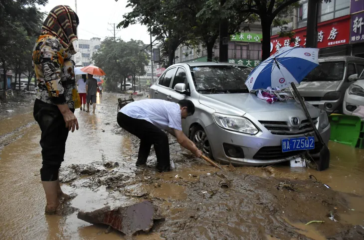 Trung Quốc: Mưa lũ nghìn năm có một gây hậu quả nghiêm trọng bất thường - Ảnh 2. Trung Quốc: Mưa lũ nghìn năm có một gây hậu quả nghiêm trọng bất thường - Ảnh 2.