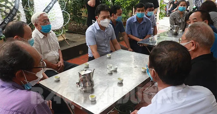 Hai chị em ruột đuối nước thương tâm tại bể bơi nhà hàng xóm - Ảnh 1. Hai chị em ruột đuối nước thương tâm tại bể bơi nhà hàng xóm - Ảnh 1.