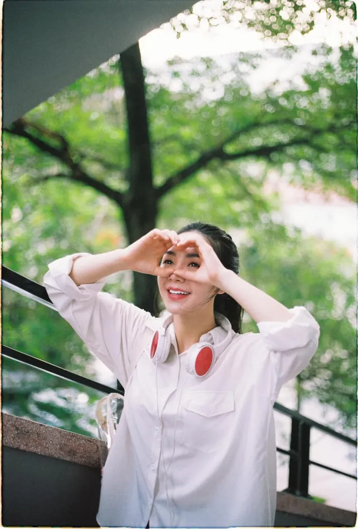 Quỳnh Kool hóa nữ sinh xinh đẹp trong bộ ảnh đón tuổi 26 - Ảnh 14. Quỳnh Kool hóa nữ sinh xinh đẹp trong bộ ảnh đón tuổi 26 - Ảnh 14.