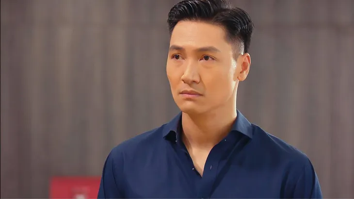Hương vị tình thân - Tập 70: Long mặt buồn rười rượi, Nam mắt đỏ hoe gặp nhau tại cơ quan - Ảnh 1. Hương vị tình thân - Tập 70: Long mặt buồn rười rượi, Nam mắt đỏ hoe gặp nhau tại cơ quan - Ảnh 1.