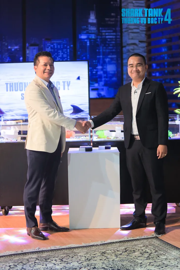 Shark Tank Việt Nam: 4 cá mập rời bể, Shark Hưng vẫn quyết đầu tư vào phần mềm cho ngành hàng hải - Ảnh 6. Shark Tank Việt Nam: 4 cá mập rời bể, Shark Hưng vẫn quyết đầu tư vào phần mềm cho ngành hàng hải - Ảnh 6.