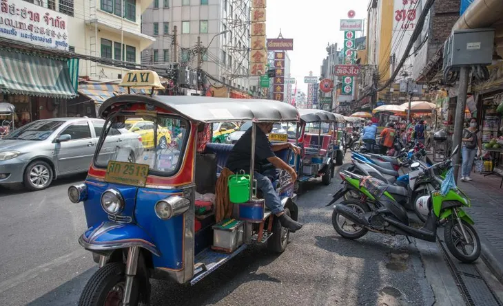 Dịch vụ xe chở khách tại Thái Lan khốn đốn vì dịch bệnh - Ảnh 1. Dịch vụ xe chở khách tại Thái Lan khốn đốn vì dịch bệnh - Ảnh 1.