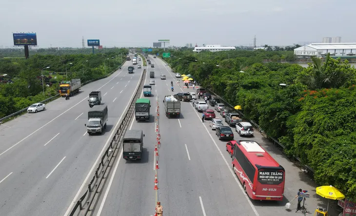 Khuyến khích bố trí tối thiểu 2 điểm kiểm soát tại một chốt kiểm soát dịch - Ảnh 1.