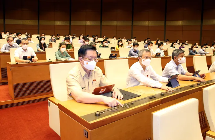 Phấn đấu năm 2025 GDP bình quân đầu người đạt 4.700 - 5.000 USD - Ảnh 2. Phấn đấu năm 2025 GDP bình quân đầu người đạt 4.700 - 5.000 USD - Ảnh 2.
