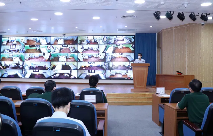 Phó Thủ tướng Vũ Đức Đam: Huy động mọi nguồn lực để chống dịch tại TP Hồ Chí Minh - Ảnh 1. Phó Thủ tướng Vũ Đức Đam: Huy động mọi nguồn lực để chống dịch tại TP Hồ Chí Minh - Ảnh 1.