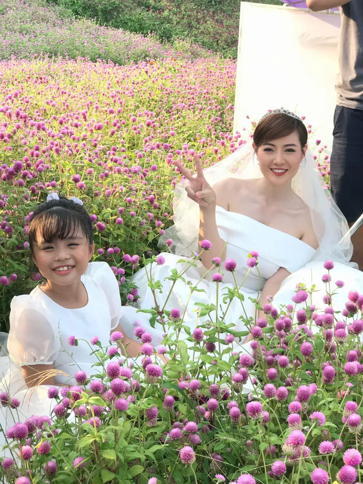 Mùa hoa tìm lại kết thúc, Thanh Hương tung ảnh đám cưới hạnh phúc của Lệ - Đồng - Ảnh 3. Mùa hoa tìm lại kết thúc, Thanh Hương tung ảnh đám cưới hạnh phúc của Lệ - Đồng - Ảnh 3.