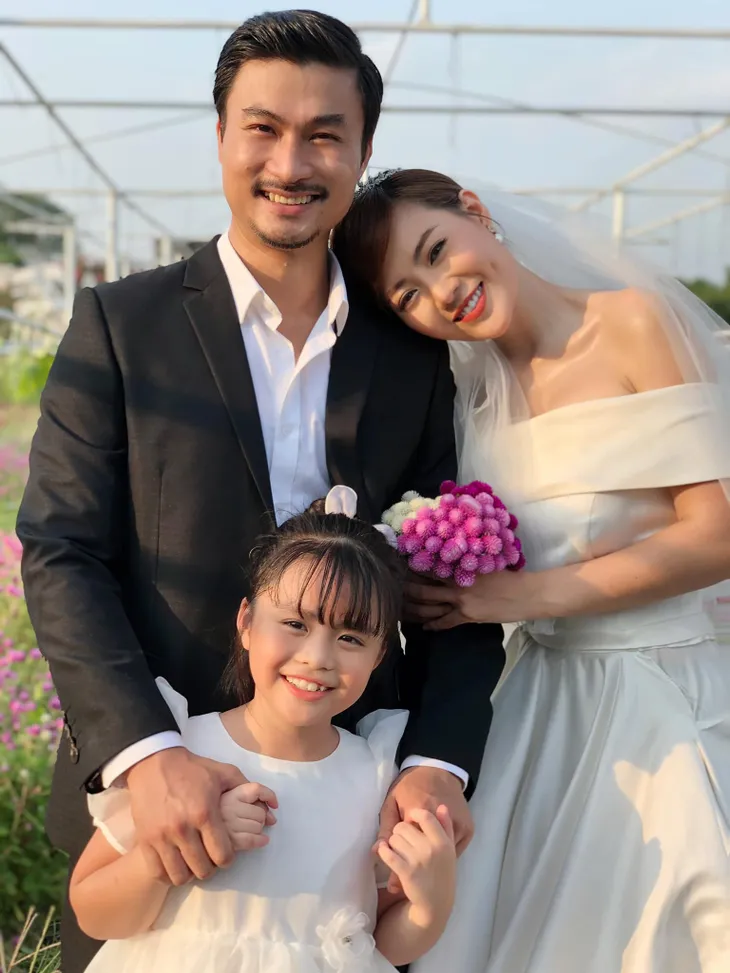 Mùa hoa tìm lại kết thúc, Thanh Hương tung ảnh đám cưới hạnh phúc của Lệ - Đồng - Ảnh 2. Mùa hoa tìm lại kết thúc, Thanh Hương tung ảnh đám cưới hạnh phúc của Lệ - Đồng - Ảnh 2.