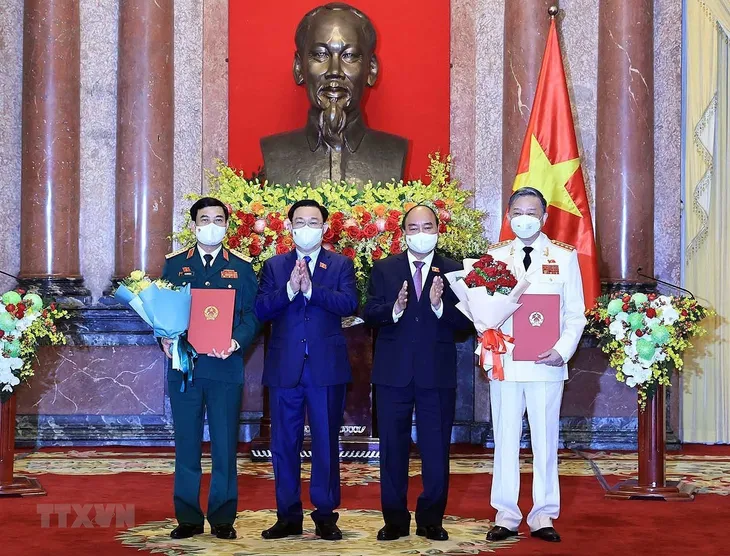 Chủ tịch nước trao quyết định bổ nhiệm các thành viên Chính phủ nhiệm kỳ 2021-2026 - Ảnh 1. Chủ tịch nước trao quyết định bổ nhiệm các thành viên Chính phủ nhiệm kỳ 2021-2026 - Ảnh 1.
