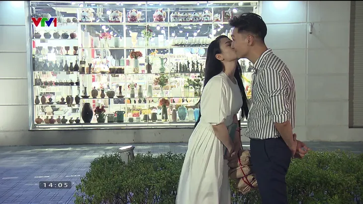 Loạt nhân vật mới toanh ở phần 2 Hương vị tình thân: Nhan sắc đáng gờm của tình địch Nam, Thy, bồ bà Sa và Chiến chó trở về - Ảnh 2.