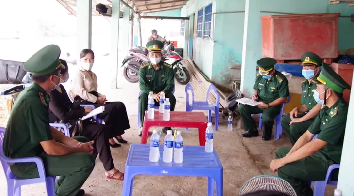Cà Mau: Kiểm soát chặt địa bàn, tăng cường phòng chống dịch COVID-19 - Ảnh 1.