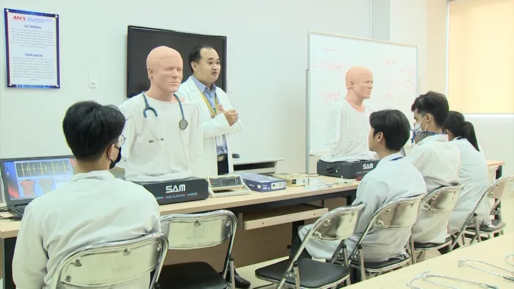 Học phí cao: Rào cản hay động lực? - Ảnh 2. Học phí cao: Rào cản hay động lực? - Ảnh 2.