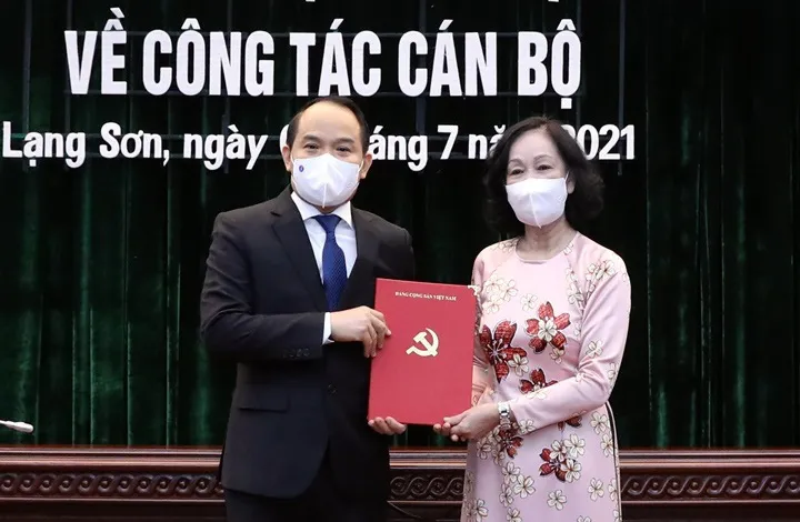 Bộ Chính trị điều động, chỉ định 3 tân Bí thư Tỉnh ủy - Ảnh 2.