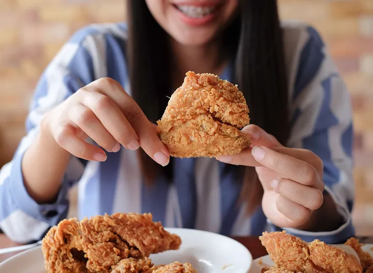 Tác dụng phụ ít người biết khi ăn thịt gà thường xuyên - Ảnh 4. Tác dụng phụ ít người biết khi ăn thịt gà thường xuyên - Ảnh 4.