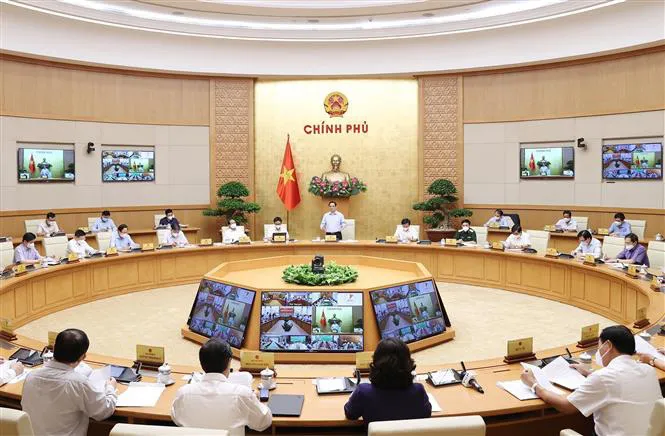 Thủ tướng: Cần cách tiếp cận và giải pháp mới trong chống dịch COVID-19 - Ảnh 2. Thủ tướng: Cần cách tiếp cận và giải pháp mới trong chống dịch COVID-19 - Ảnh 2.