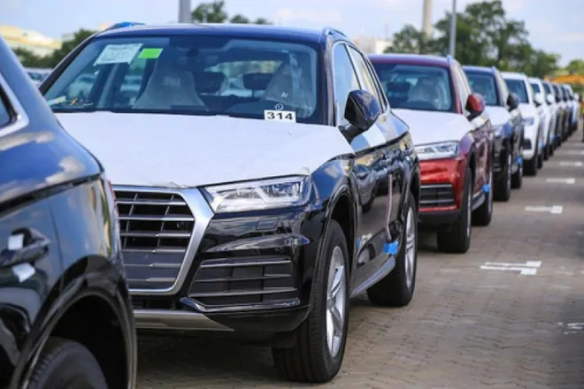 Lượng ô tô nhập tăng hơn 100%, giá xe cuối năm tiếp tục giảm sập sàn? - Ảnh 1. Lượng ô tô nhập tăng hơn 100%, giá xe cuối năm tiếp tục giảm sập sàn? - Ảnh 1.