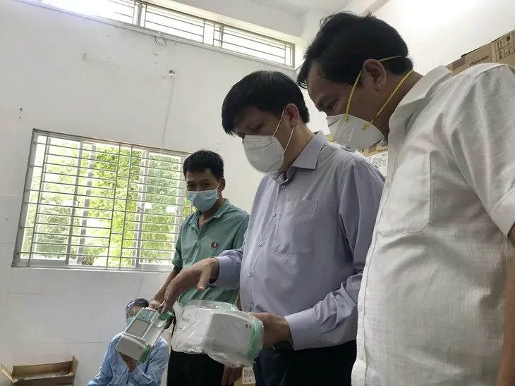Bộ trưởng Bộ Y tế: Cần Thơ cần phải xác định cho tình huống xấu hơn - Ảnh 3. Bộ trưởng Bộ Y tế: Cần Thơ cần phải xác định cho tình huống xấu hơn - Ảnh 3.