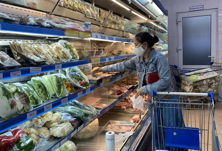 “Dở khóc dở cười” câu chuyện hàng thiết yếu - Ảnh 1. “Dở khóc dở cười” câu chuyện hàng thiết yếu - Ảnh 1.