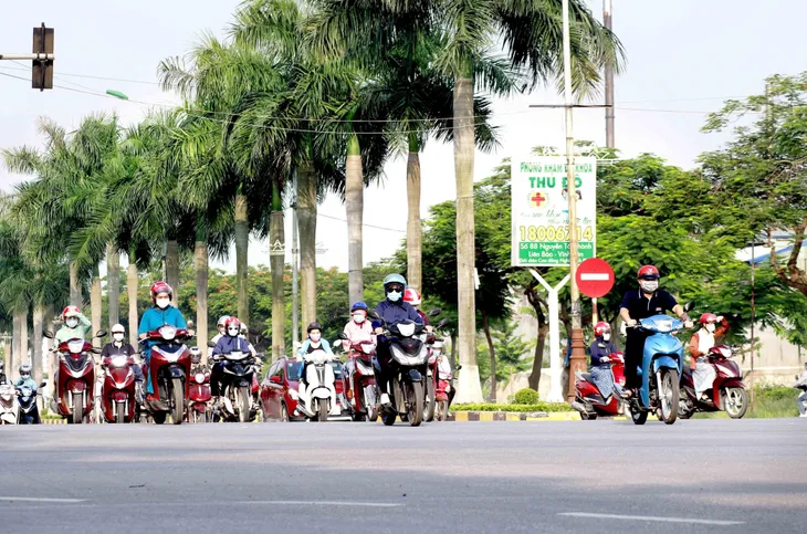Những tỉnh đầu tiên công bố cấp độ thích ứng an toàn, kiểm soát COVID-19 - Ảnh 1. Những tỉnh đầu tiên công bố cấp độ thích ứng an toàn, kiểm soát COVID-19 - Ảnh 1.