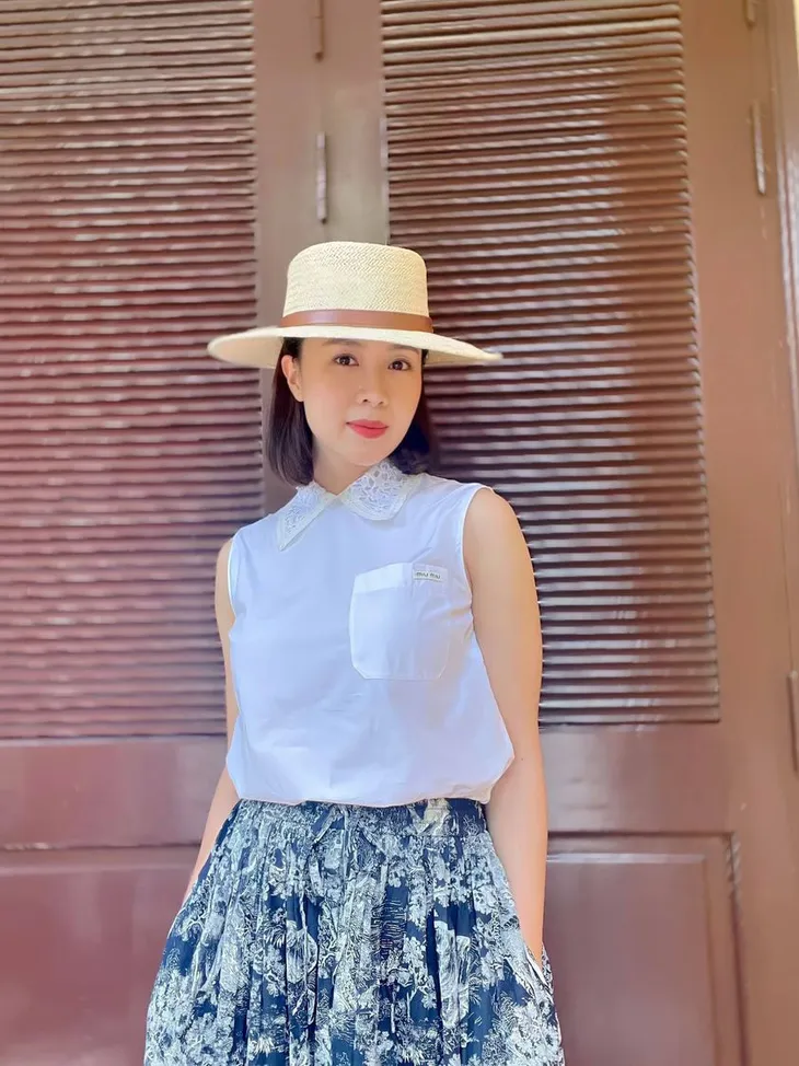 Diễn viên ở nhà mùa dịch: Hồng Diễm lên đồ ngút ngàn, Bảo Thanh selfie với con gái cưng - Ảnh 1. Diễn viên ở nhà mùa dịch: Hồng Diễm lên đồ ngút ngàn, Bảo Thanh selfie với con gái cưng - Ảnh 1.
