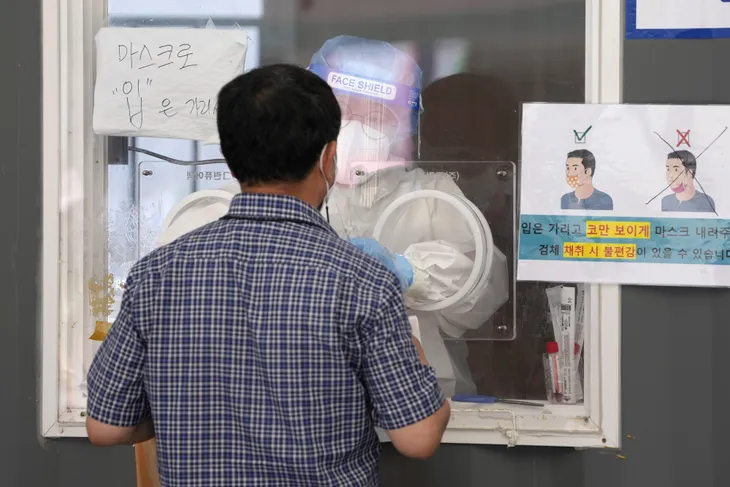 Nga ghi nhận số ca mắc mới trong ngày cao nhất từ đầu năm, biến thể Delta khiến dịch lan rộng tại nhiều nước - Ảnh 2. Nga ghi nhận số ca mắc mới trong ngày cao nhất từ đầu năm, biến thể Delta khiến dịch lan rộng tại nhiều nước - Ảnh 2.