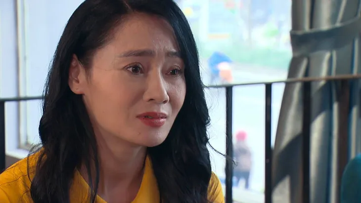 Hương vị tình thân - Tập 56: Nam (Phương Oanh) cứu mạng Long (Mạnh Trường), bà Bích (Tú Oanh) sung sướng sắp thoát cảnh nợ nần - Ảnh 3. Hương vị tình thân - Tập 56: Nam (Phương Oanh) cứu mạng Long (Mạnh Trường), bà Bích (Tú Oanh) sung sướng sắp thoát cảnh nợ nần - Ảnh 3.