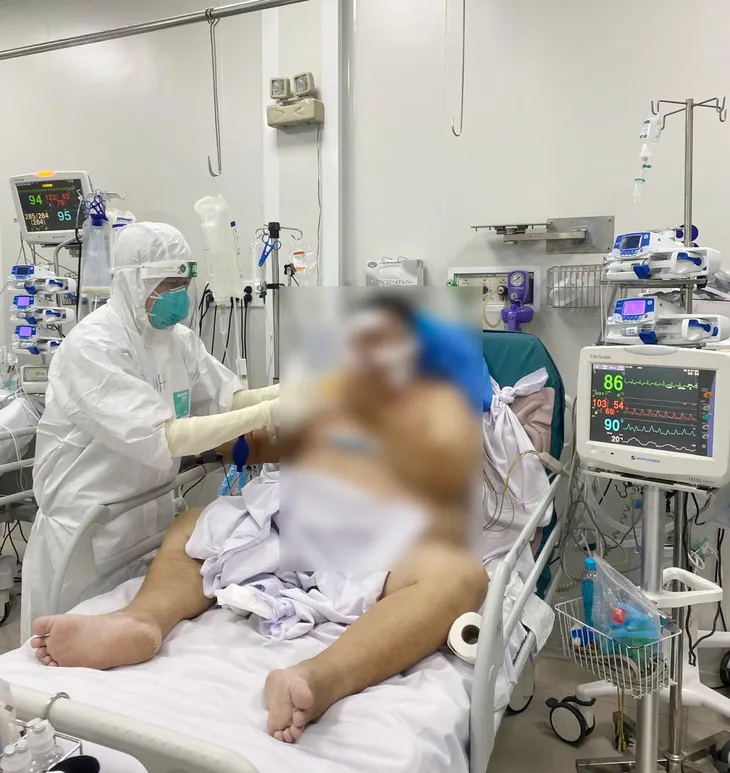 2 bệnh nhân COVID-19 nặng phải đặt ECMO hồi phục tại Bệnh viện Chợ Rẫy - Ảnh 1. 2 bệnh nhân COVID-19 nặng phải đặt ECMO hồi phục tại Bệnh viện Chợ Rẫy - Ảnh 1.