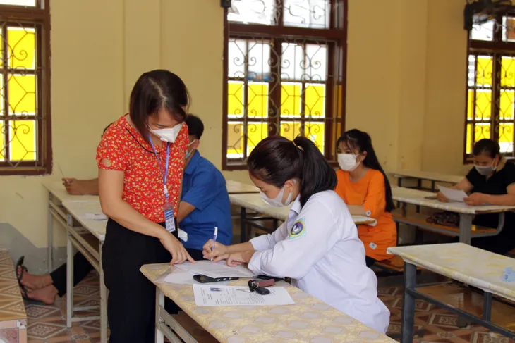 Ngân hàng câu hỏi thi tốt nghiệp THPT cơ bản bảo đảm số lượng, chất lượng - Ảnh 3. Ngân hàng câu hỏi thi tốt nghiệp THPT cơ bản bảo đảm số lượng, chất lượng - Ảnh 3.