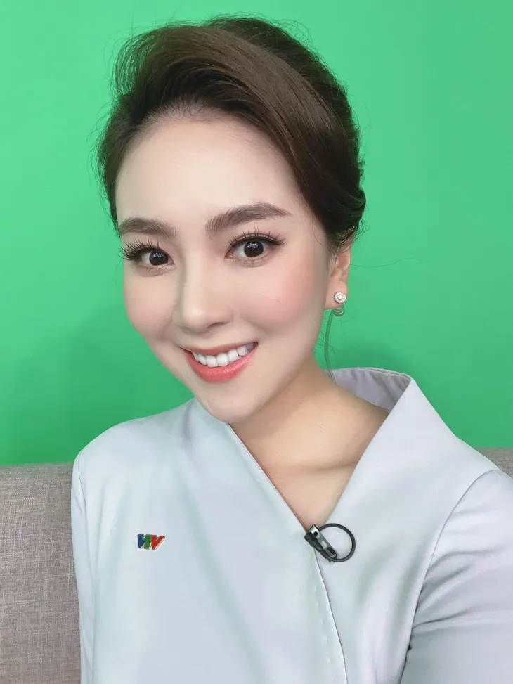 MC Mai Ngọc cười bể bụng vì suốt ngày bị ví giống đồ ăn - Ảnh 2. MC Mai Ngọc cười bể bụng vì suốt ngày bị ví giống đồ ăn - Ảnh 2.