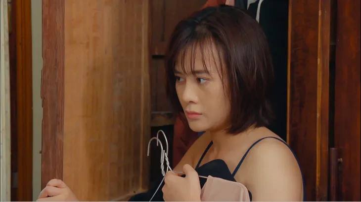 Hương vị tình thân - Tập 57: Bà Bích tuyên bố Long chạy đằng trời không thoát khỏi vị trí con rể - Ảnh 3. Hương vị tình thân - Tập 57: Bà Bích tuyên bố Long chạy đằng trời không thoát khỏi vị trí con rể - Ảnh 3.