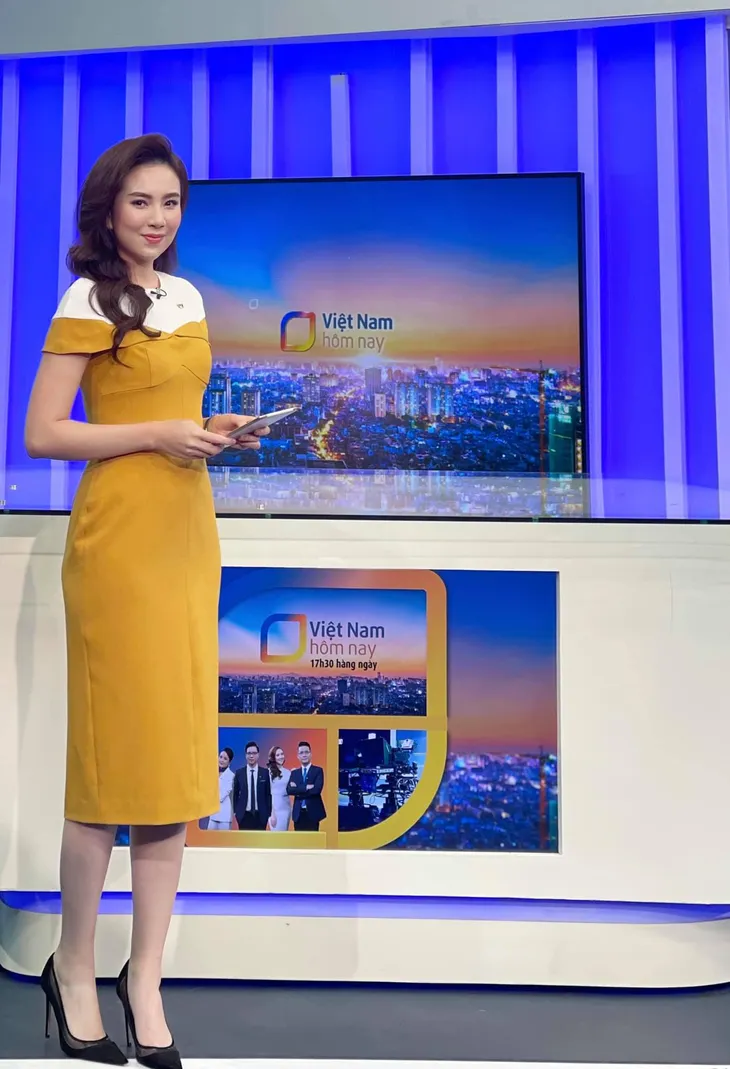 MC Mai Ngọc cười bể bụng vì suốt ngày bị ví giống đồ ăn - Ảnh 1. MC Mai Ngọc cười bể bụng vì suốt ngày bị ví giống đồ ăn - Ảnh 1.