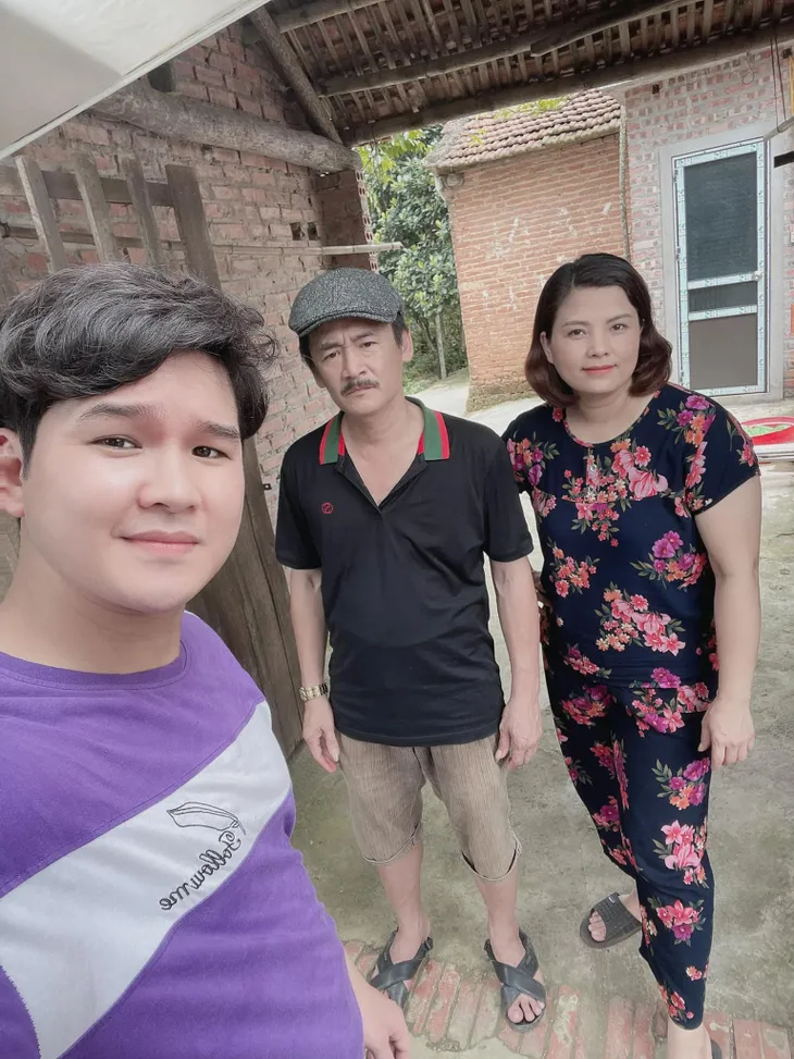 Hậu trường Mùa hoa tìm lại: Hương Giang tóc tai tơi tả vì bị đánh, Thạch Huyền hả hê được tạt nước - Ảnh 5.
