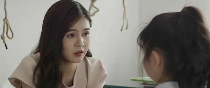Mùa hoa tìm lại - Tập 19: Một phút sơ sểnh, Lệ bị vợ Đồng dắt mũi hòng giành lại con với Đồng - Ảnh 25.