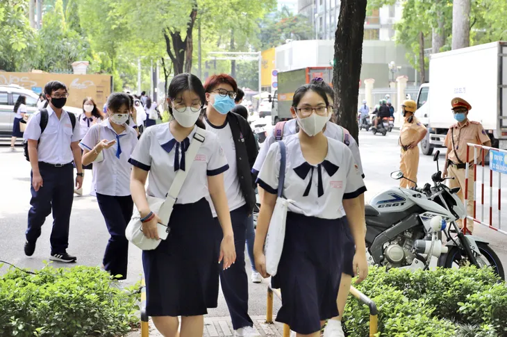 3 điểm thi tại TP Hồ Chí Minh phát hiện thí sinh dương tính với SARS-CoV-2 - Ảnh 1. 3 điểm thi tại TP Hồ Chí Minh phát hiện thí sinh dương tính với SARS-CoV-2 - Ảnh 1.