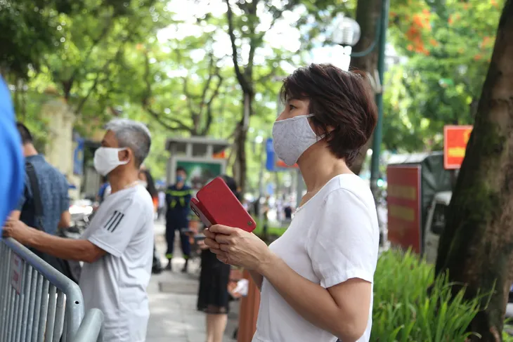 Tốt nghiệp THPT 2021: Hoàn tất môn thi cuối, nhiều sĩ tử hân hoan với kết quả bài thi - Ảnh 1. Tốt nghiệp THPT 2021: Hoàn tất môn thi cuối, nhiều sĩ tử hân hoan với kết quả bài thi - Ảnh 1.