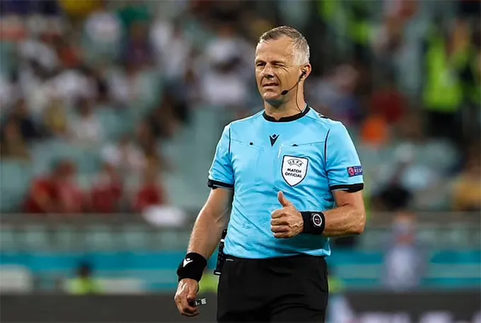 Xác định trọng tài bắt chính trận chung kết UEFA EURO 2020 - Ảnh 1. Xác định trọng tài bắt chính trận chung kết UEFA EURO 2020 - Ảnh 1.