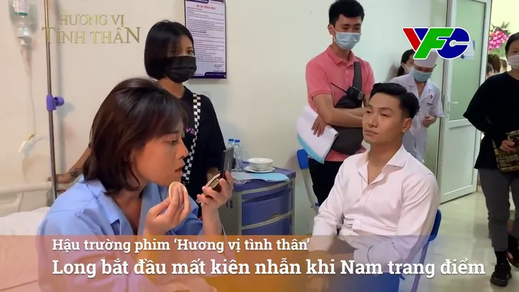 Hương vị tình thân: Hậu trường Nam nằm viện vẫn mải mê make up - Ảnh 2. Hương vị tình thân: Hậu trường Nam nằm viện vẫn mải mê make up - Ảnh 2.