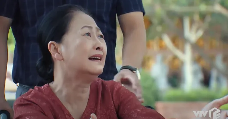 Hương vị tình thân phần 2 - Tập 10: Bà Dần xúc động khi gặp lại Nam - Ảnh 2. Hương vị tình thân phần 2 - Tập 10: Bà Dần xúc động khi gặp lại Nam - Ảnh 2.