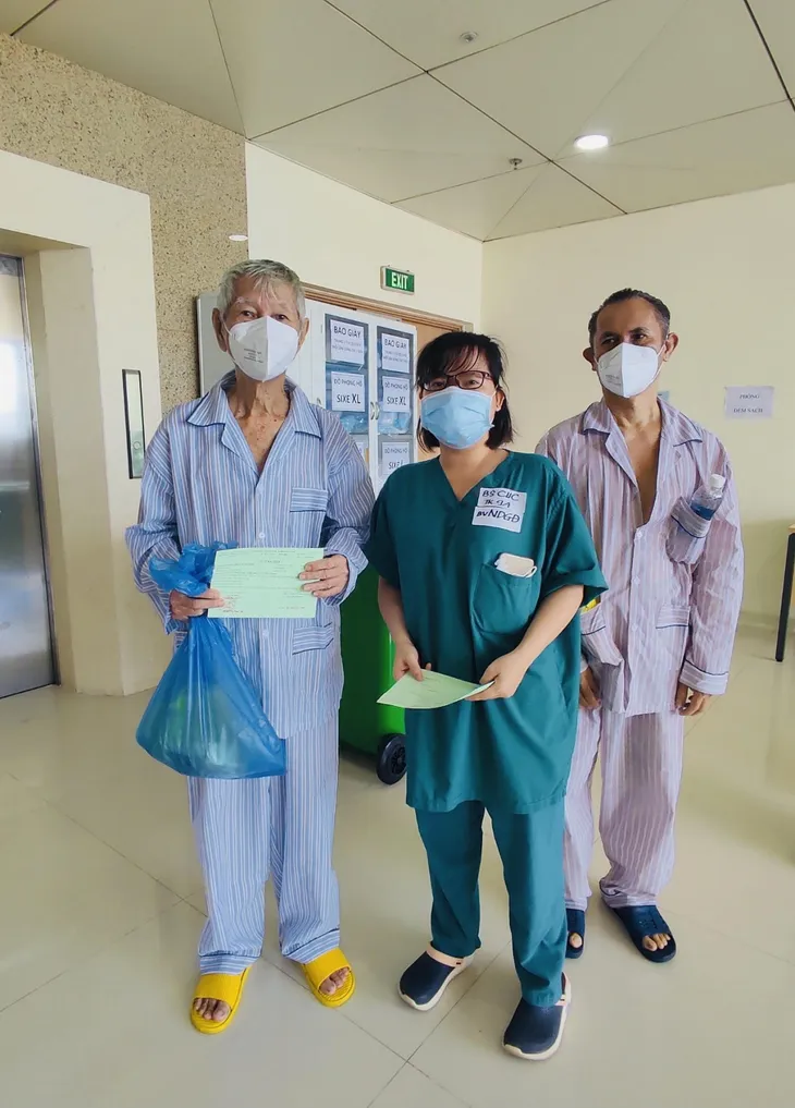 Bệnh viện Hồi sức COVID-19 TP Hồ Chí Minh cần thêm nhân lực để nâng công suất lên 700 giường - Ảnh 1. Bệnh viện Hồi sức COVID-19 TP Hồ Chí Minh cần thêm nhân lực để nâng công suất lên 700 giường - Ảnh 1.