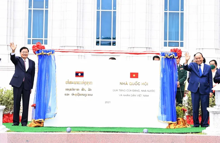 Chủ tịch nước: Người Việt Nam gọi nhân dân Lào là anh em một nhà, tình thân như ruột thịt - Ảnh 4. Chủ tịch nước: Người Việt Nam gọi nhân dân Lào là anh em một nhà, tình thân như ruột thịt - Ảnh 4.