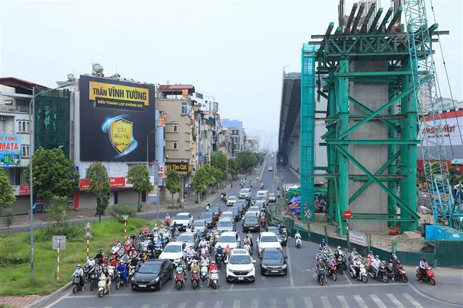 Hà Nội sẽ điều chỉnh việc kiểm tra giấy đi đường đảm bảo đúng mục đích, đúng đối tượng - Ảnh 2. Hà Nội sẽ điều chỉnh việc kiểm tra giấy đi đường đảm bảo đúng mục đích, đúng đối tượng - Ảnh 2.
