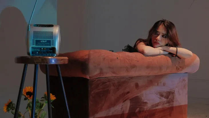 Phùng Khánh Linh trở lại, tiếp tục khẳng định tài năng sáng tác - Ảnh 1. Phùng Khánh Linh trở lại, tiếp tục khẳng định tài năng sáng tác - Ảnh 1.