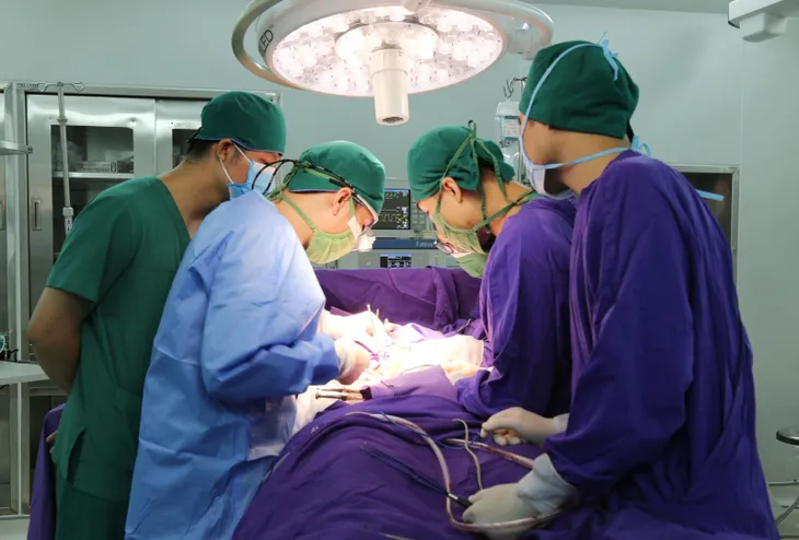 Cắt bỏ khối u tinh hoàn kích thước gần 20cm cho nam bệnh nhân 31 tuổi - Ảnh 1. Cắt bỏ khối u tinh hoàn kích thước gần 20cm cho nam bệnh nhân 31 tuổi - Ảnh 1.