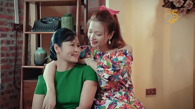 Phim mới Ngày mai bình yên: Loạt rắc rối bi hài nảy sinh thời COVID - Ảnh 3. Phim mới Ngày mai bình yên: Loạt rắc rối bi hài nảy sinh thời COVID - Ảnh 3.