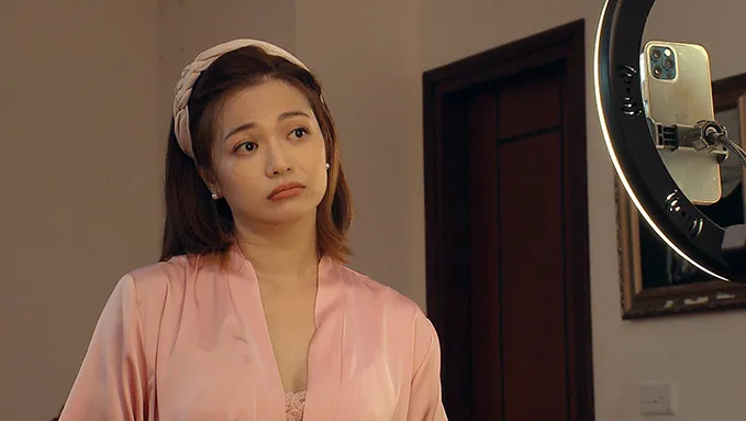 Phim mới Ngày mai bình yên: Loạt rắc rối bi hài nảy sinh thời COVID - Ảnh 1. Phim mới Ngày mai bình yên: Loạt rắc rối bi hài nảy sinh thời COVID - Ảnh 1.