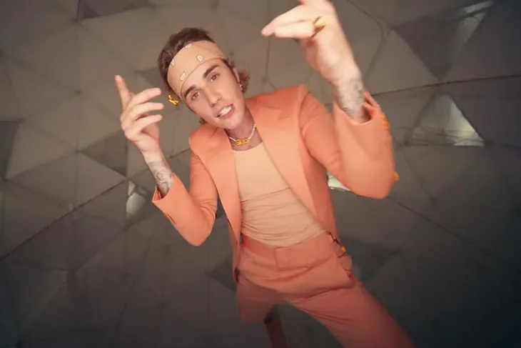 MTV VMAs 2021: Justin Bieber dẫn đầu đề cử, BTS được gọi tên với 5 hạng mục - Ảnh 1. MTV VMAs 2021: Justin Bieber dẫn đầu đề cử, BTS được gọi tên với 5 hạng mục - Ảnh 1.