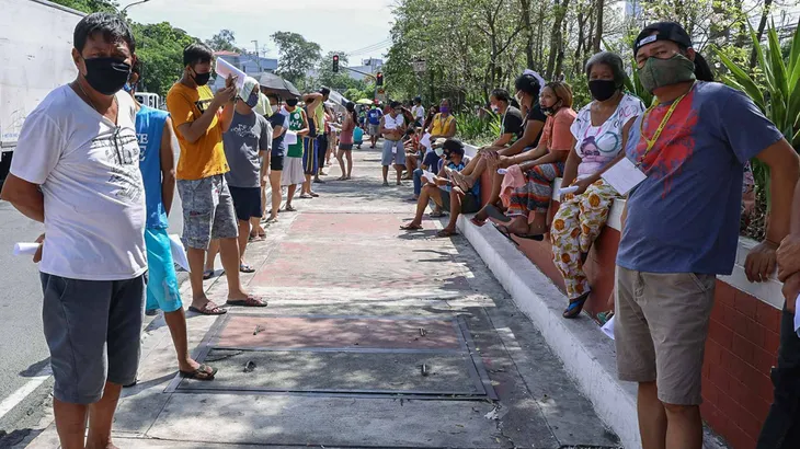 Philippines trợ cấp tiền mặt cho người nghèo bị tác động do COVID-19 - Ảnh 1. Philippines trợ cấp tiền mặt cho người nghèo bị tác động do COVID-19 - Ảnh 1.