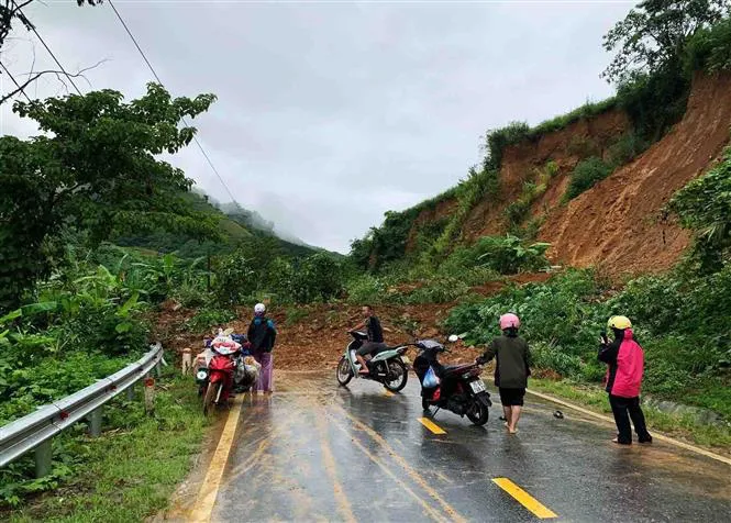 Mưa lớn gây sạt lở nhiều tuyến đường ở Lai Châu - Ảnh 1. Mưa lớn gây sạt lở nhiều tuyến đường ở Lai Châu - Ảnh 1.